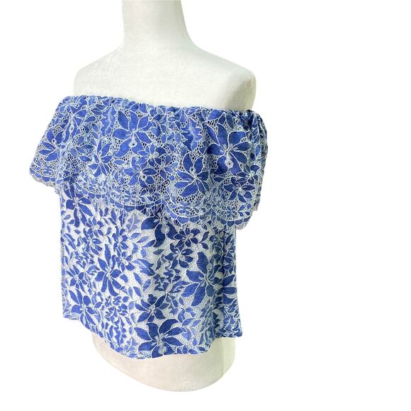 COOPER & ELLA | sz XS Women's Blue/White Floral Lace Off Shoulder Ruffle Blouse - Picture 3 of 6